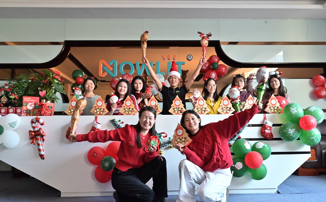 Chúc mừng Giáng sinh 2025 từ NOWLIT!