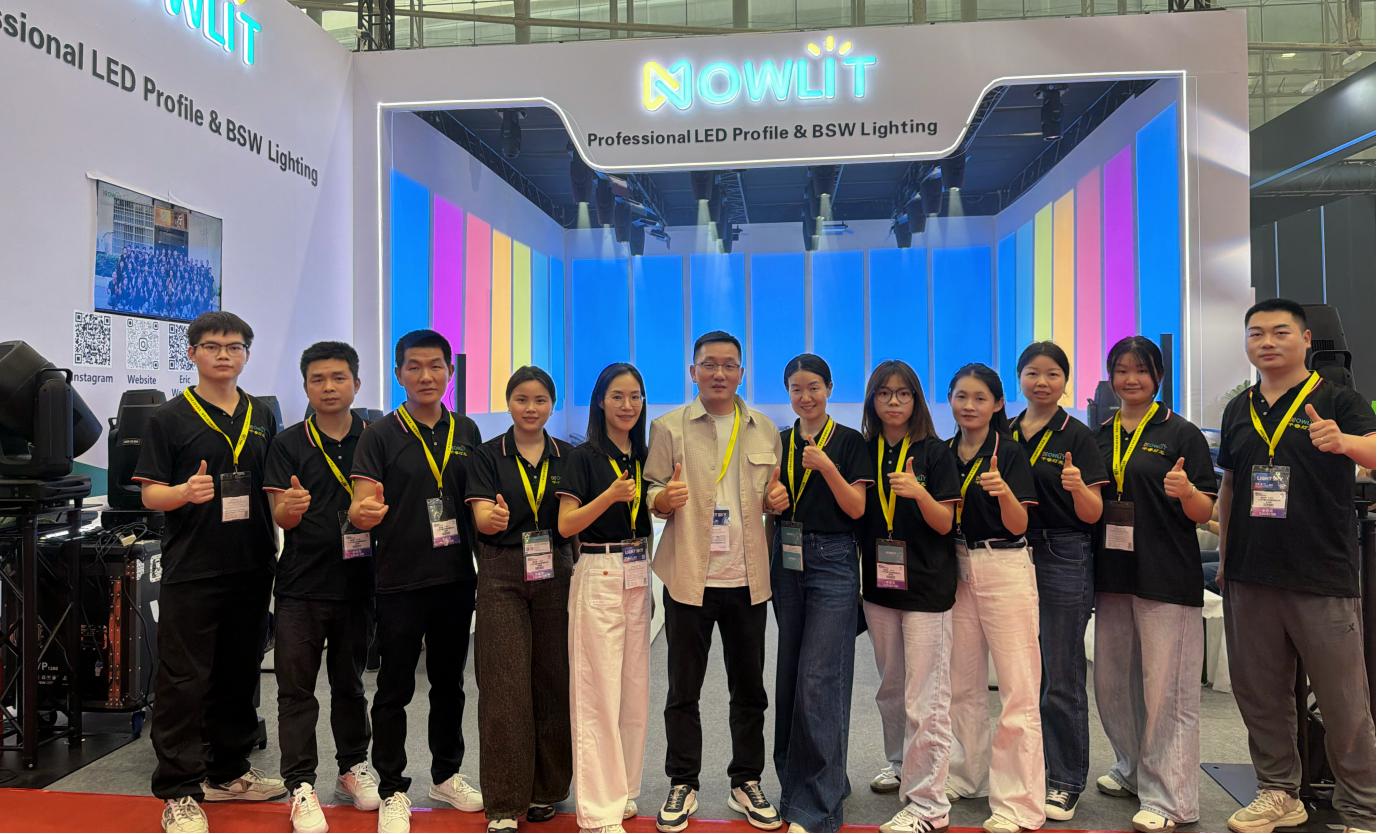 NOWLIT tại GETshow 2026 | VKN VP1200 dẫn đầu màn trình diễn ánh sáng ấn tượng thu hút lượng khán giả khổng lồ